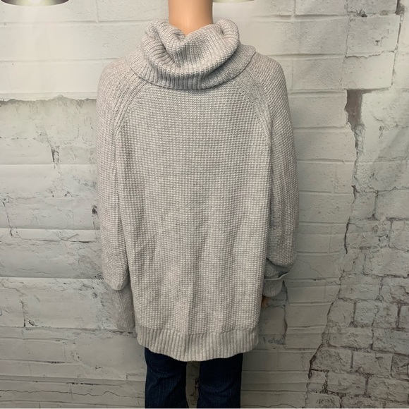 Market & Spruce Sweater - Picture 2 of 5